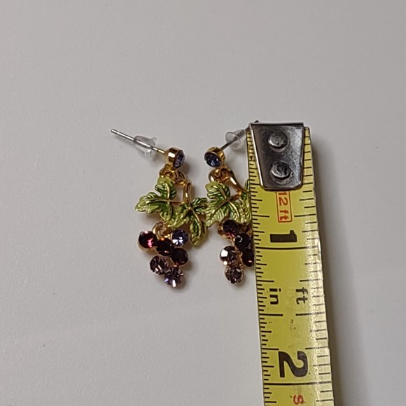 Cute Purple Grapes And Leaves Earrings - Picture 14 of 14